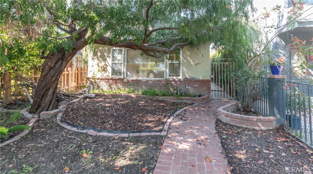 2913 W Chandler Boulevard — photo