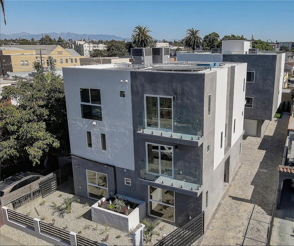 2638 Virginia — photo