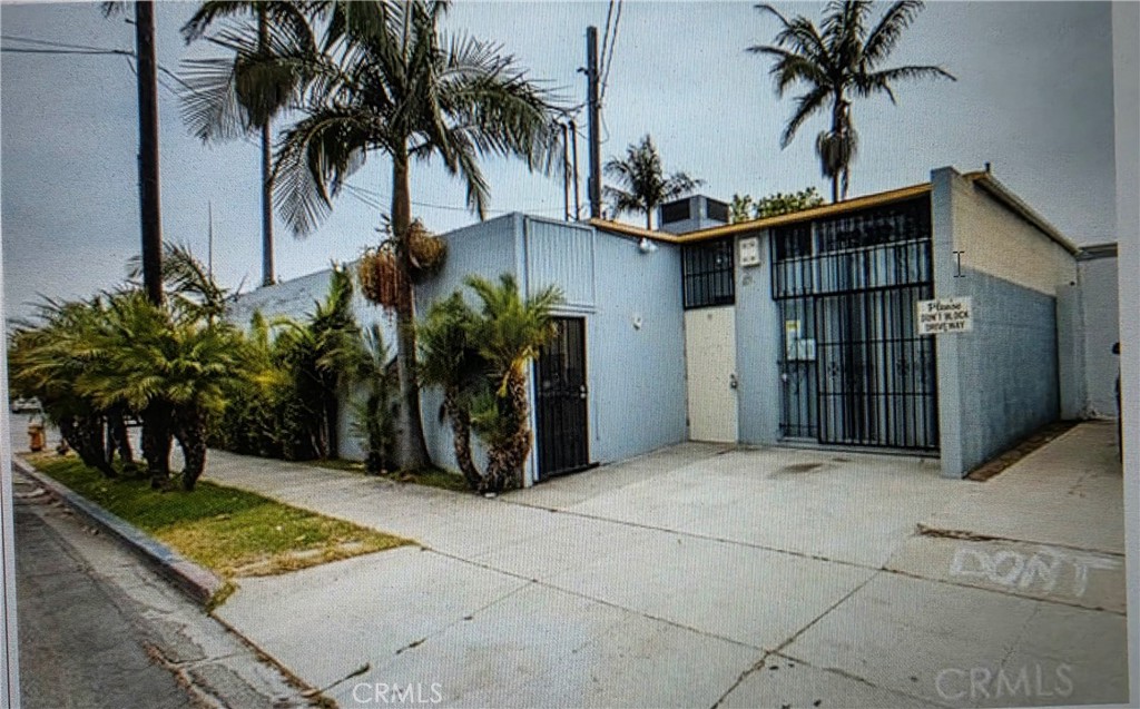 1533 Alamitos — photo