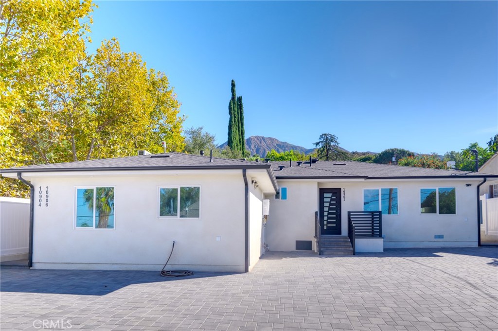 10906 Tujunga Cyn — photo