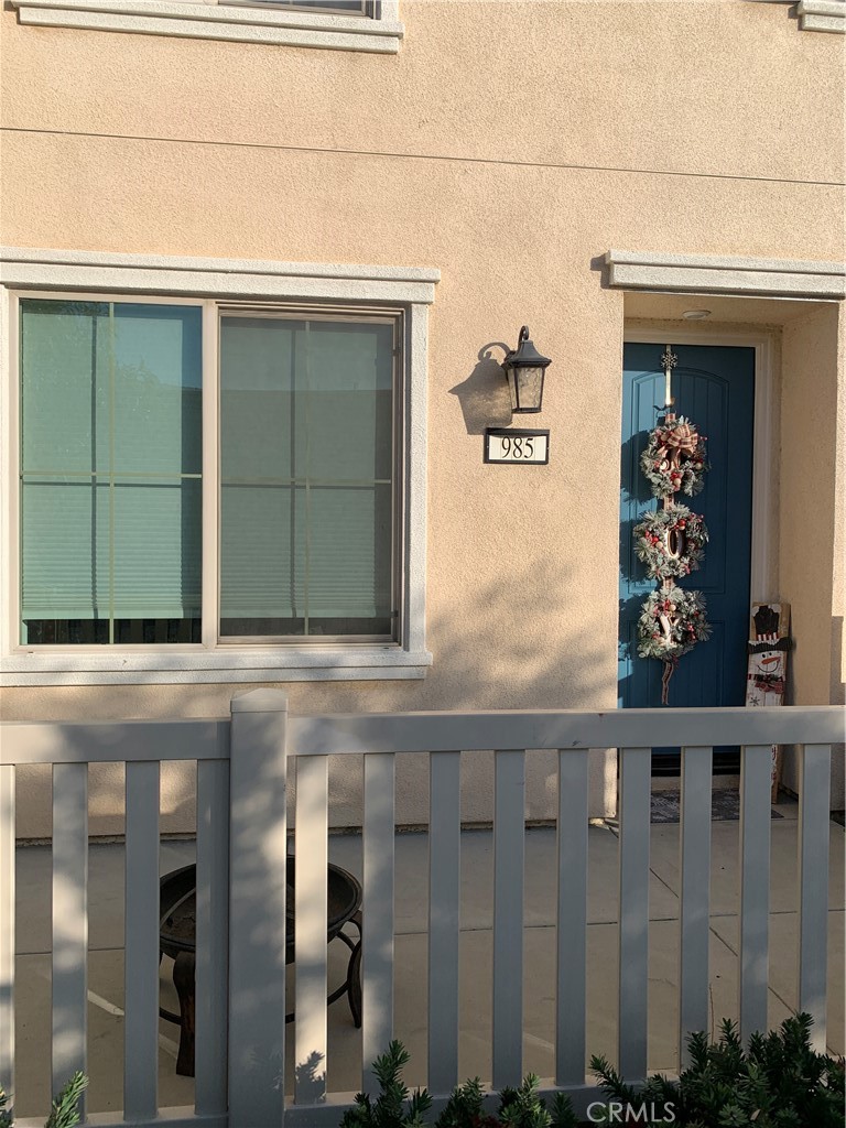 985 W Clover Avenue — photo