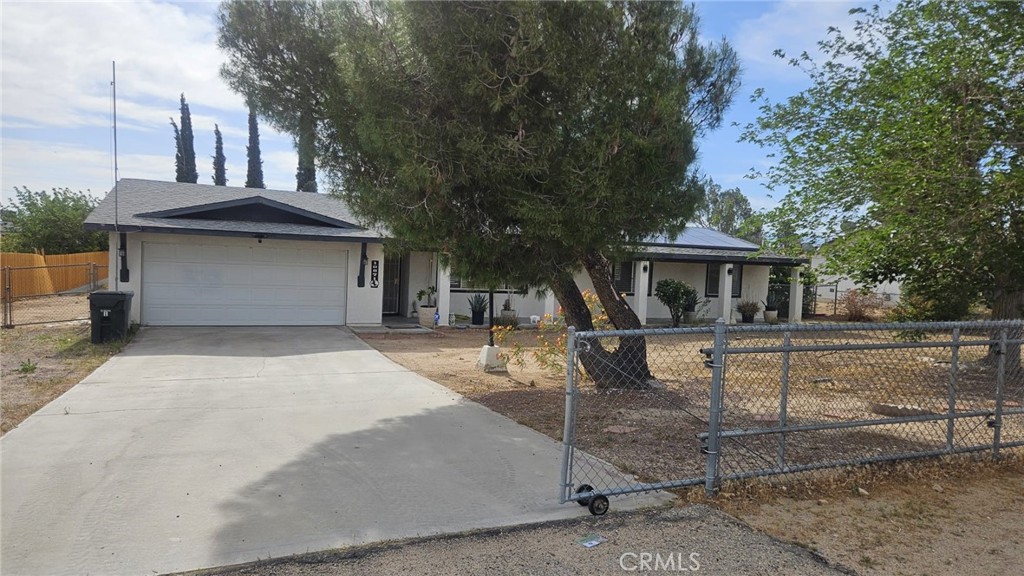 10671 Pinon — photo