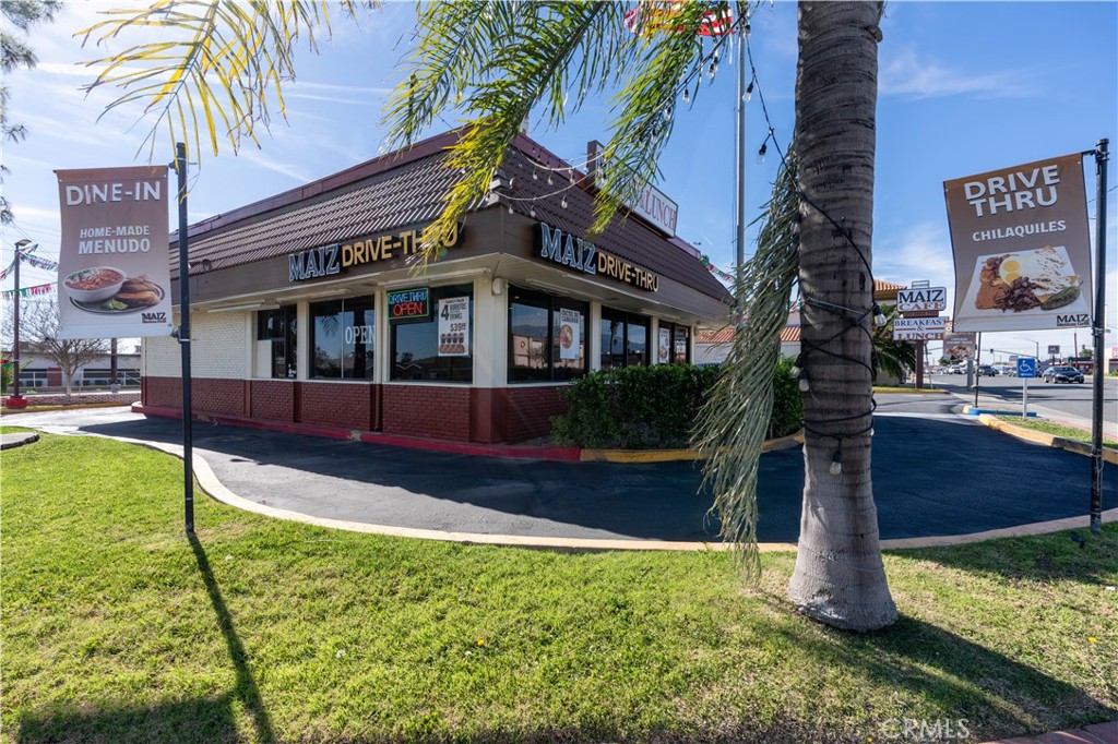 201 W Foothill Boulevard — photo