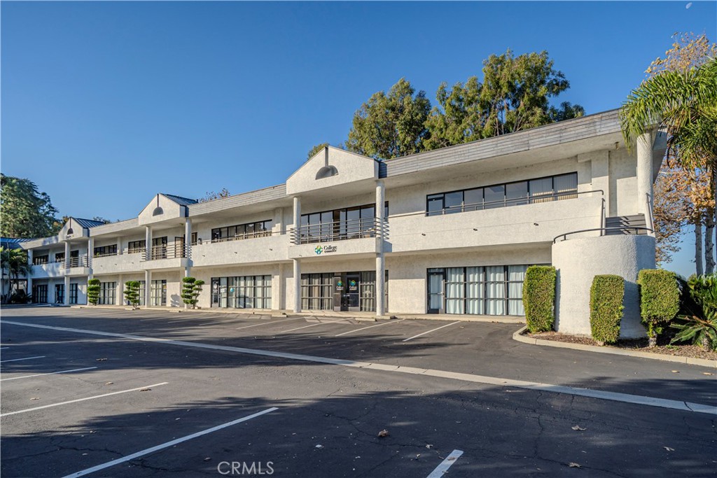 1340 E Route 66 200-E — photo