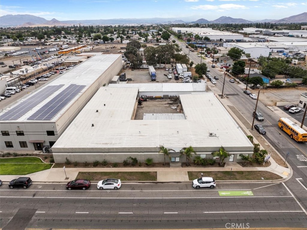 491 W Rialto Ave — photo