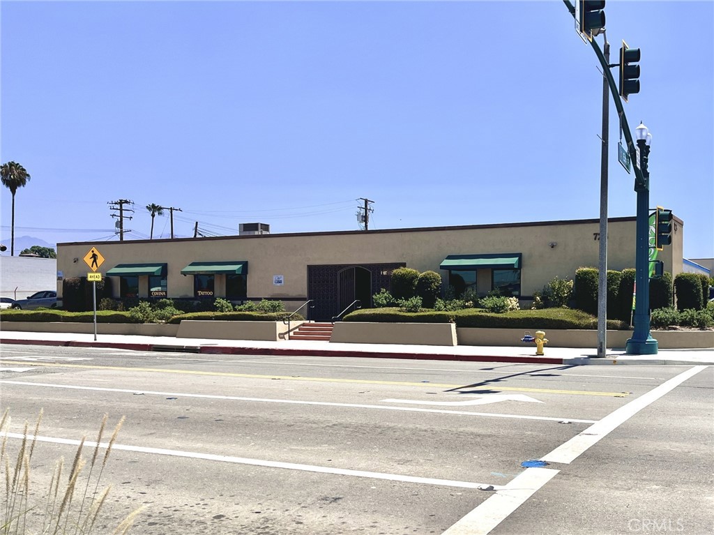 724 N Barranca Unit B Avenue — photo