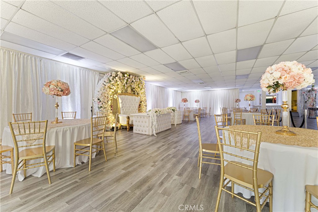 6265 Van Nuys Boulevard — photo