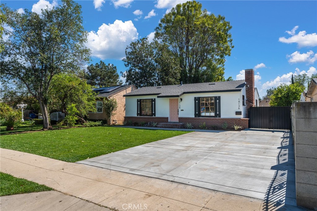 14138 Archwood — photo