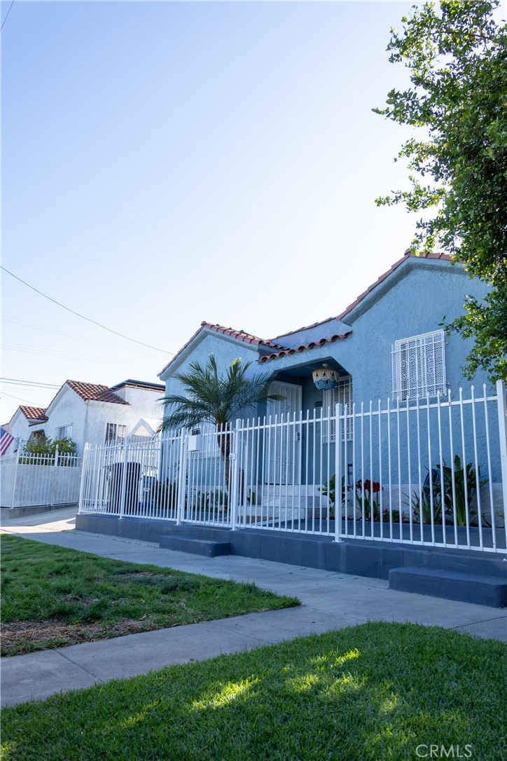 8205 Stanford — photo