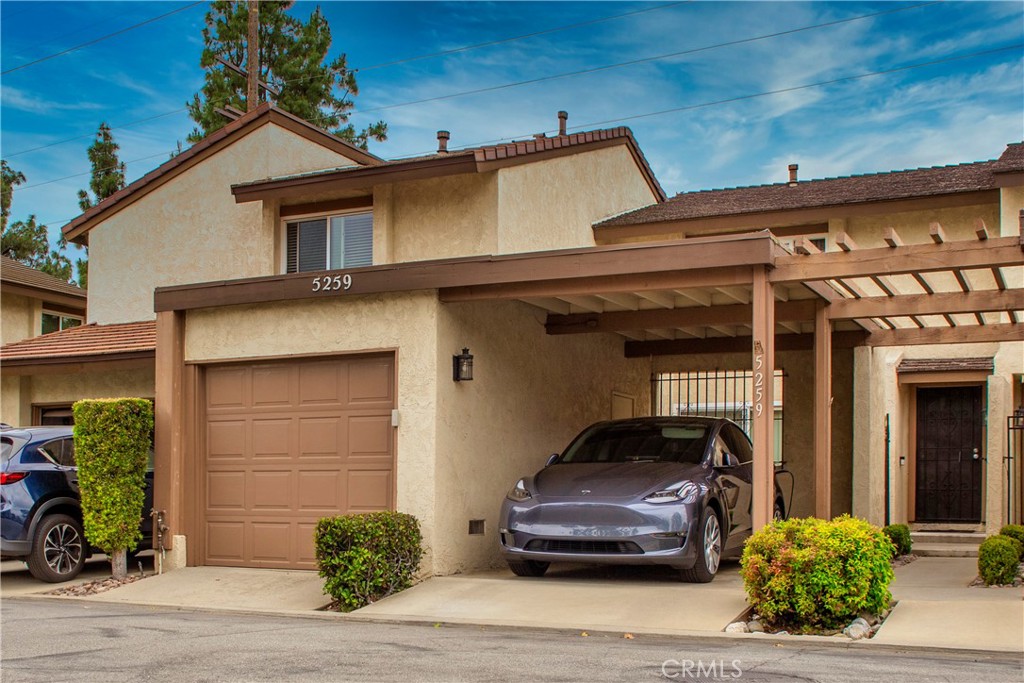 5259 Village Circle Drive — photo