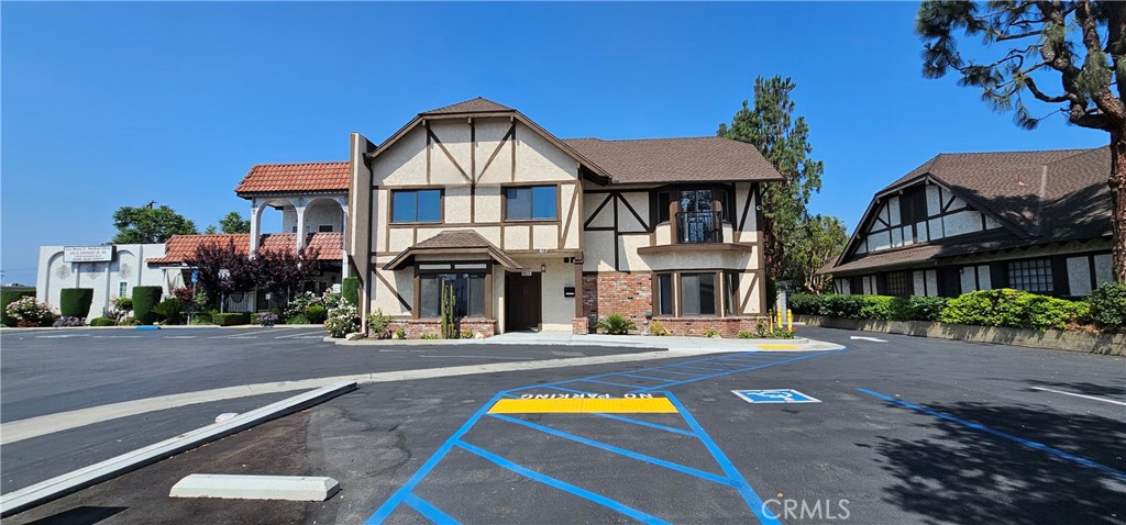 417 E Merced Avenue — photo