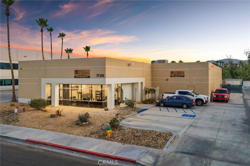77570 Enfield — photo