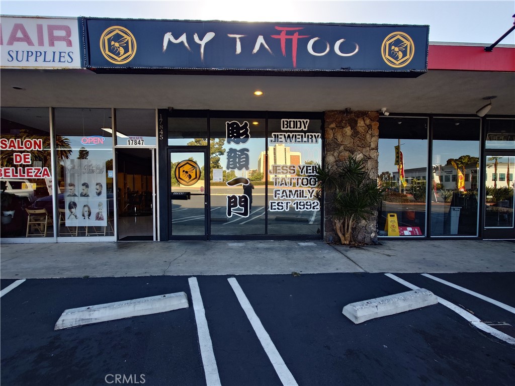 17845 Beach Blvd — photo