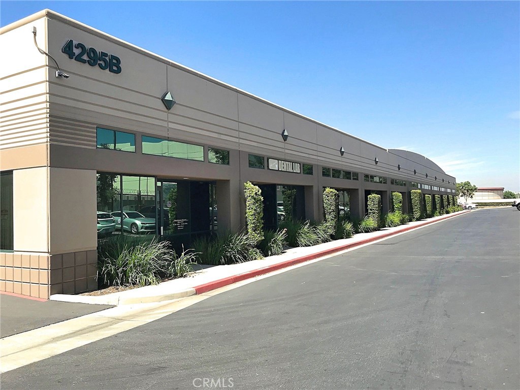 4295 E East Jurupa — photo