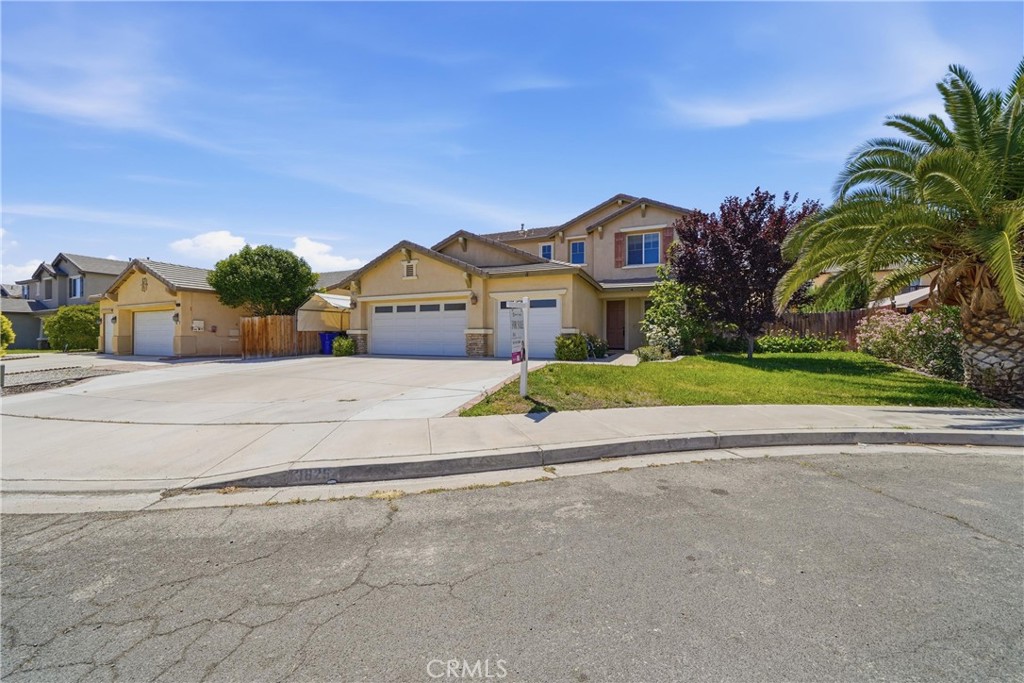 13825 Hawk Court — photo
