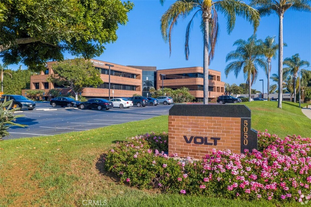 5050 Avenida Encinas 300 — photo