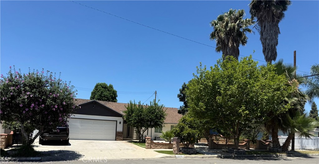 12218 Magnolia Avenue — photo