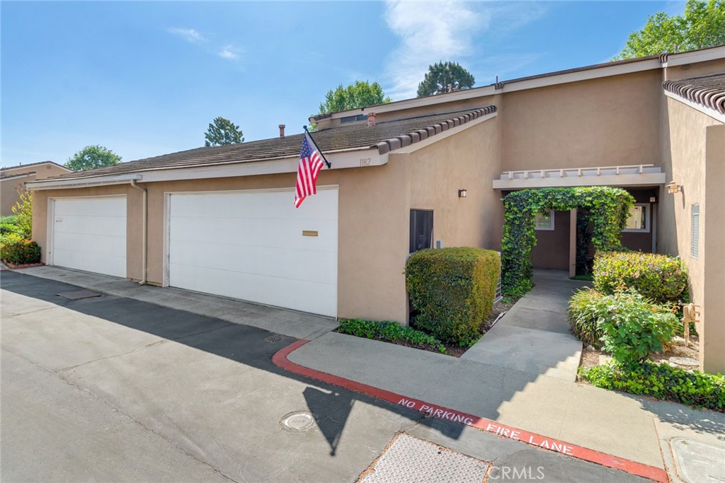 1182 Mountain Gate — photo
