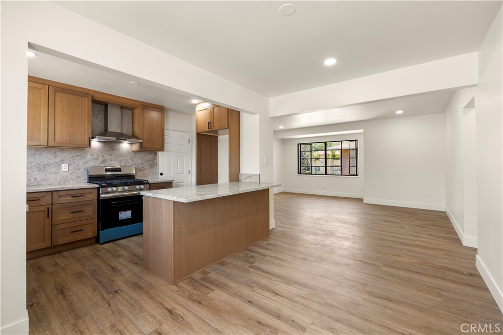 4072 Hillcrest Drive C — photo