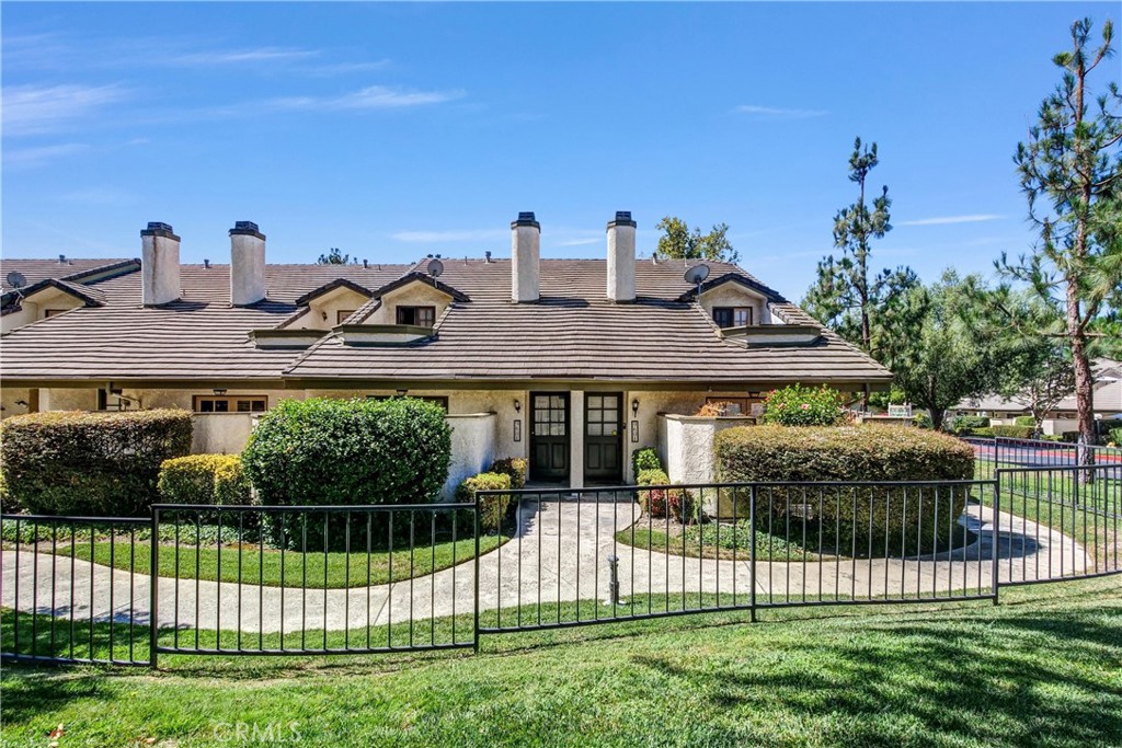 960 W Arrow E — photo