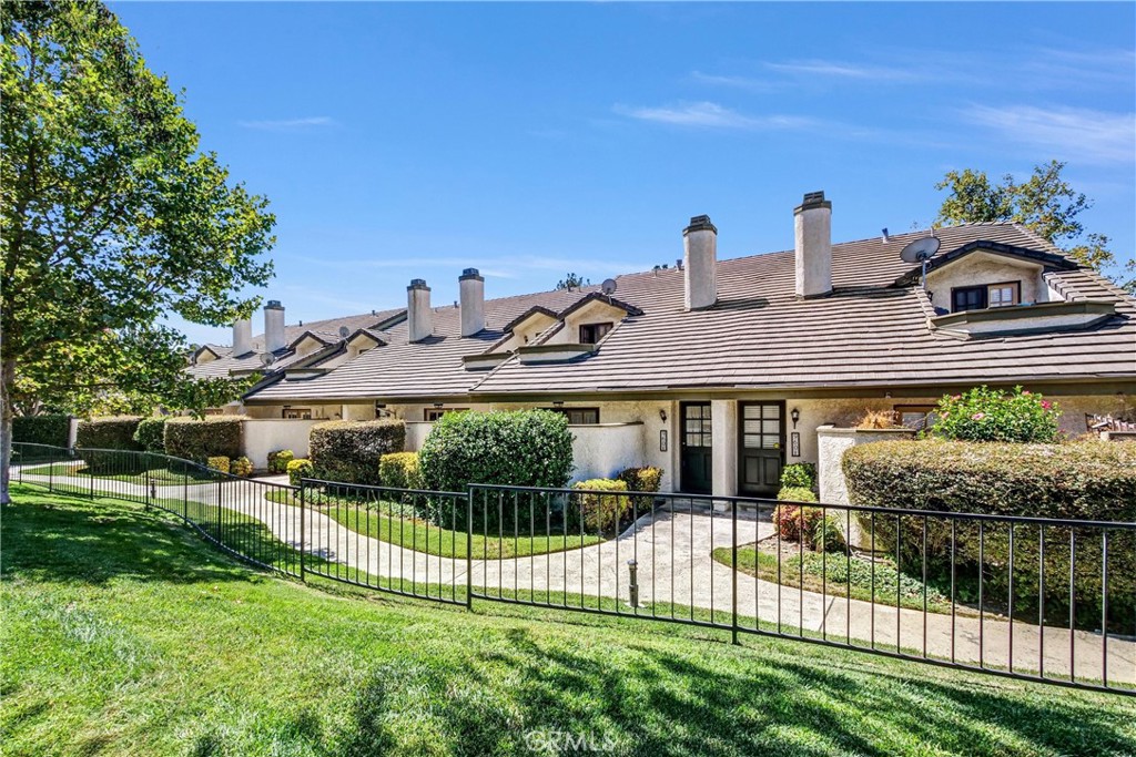 960 W Arrow E, Upland, CA 91786 — photo 2