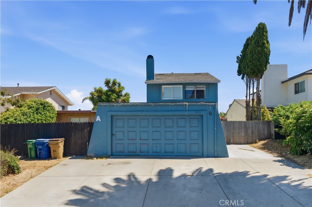 7375 Chapman — photo