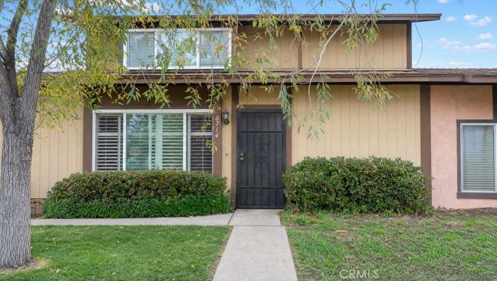 8714 Willis — photo