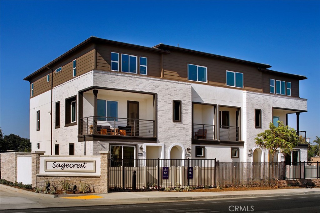 9549 Hannah Way — photo