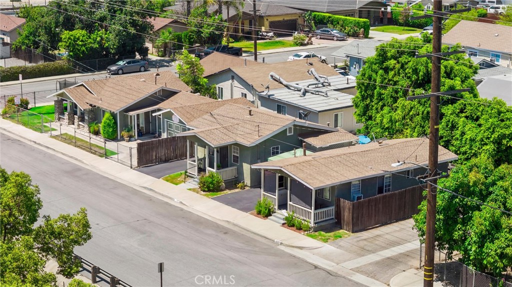 2103 2115 B Street — photo