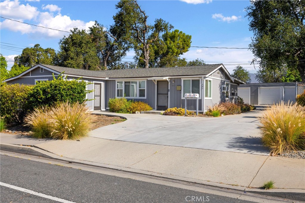 449 448 Arrow Highway — photo