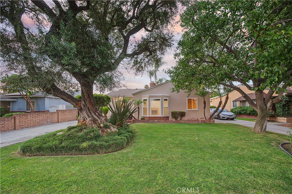 1107 E Larkwood — photo
