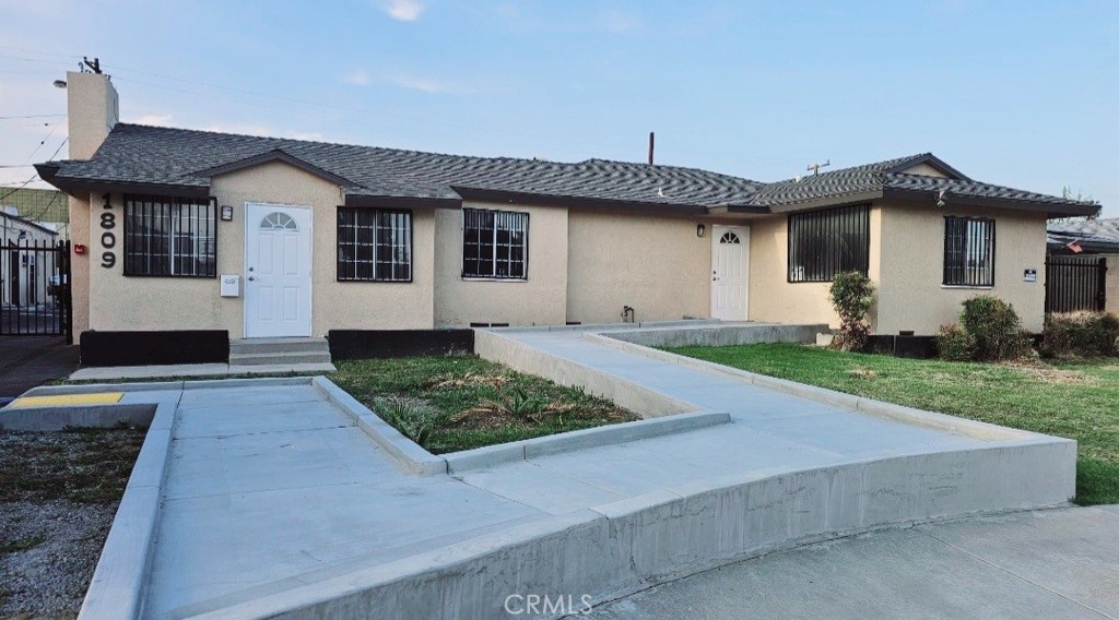 1809 E Danes Drive — photo