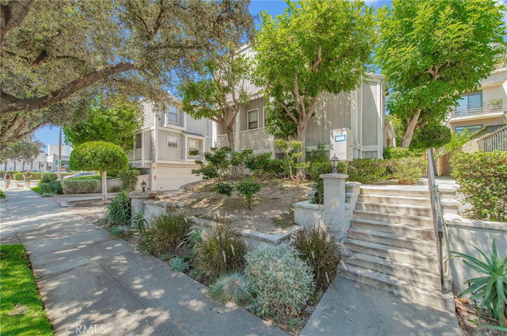 965 E Del Mar Boulevard 4 — photo