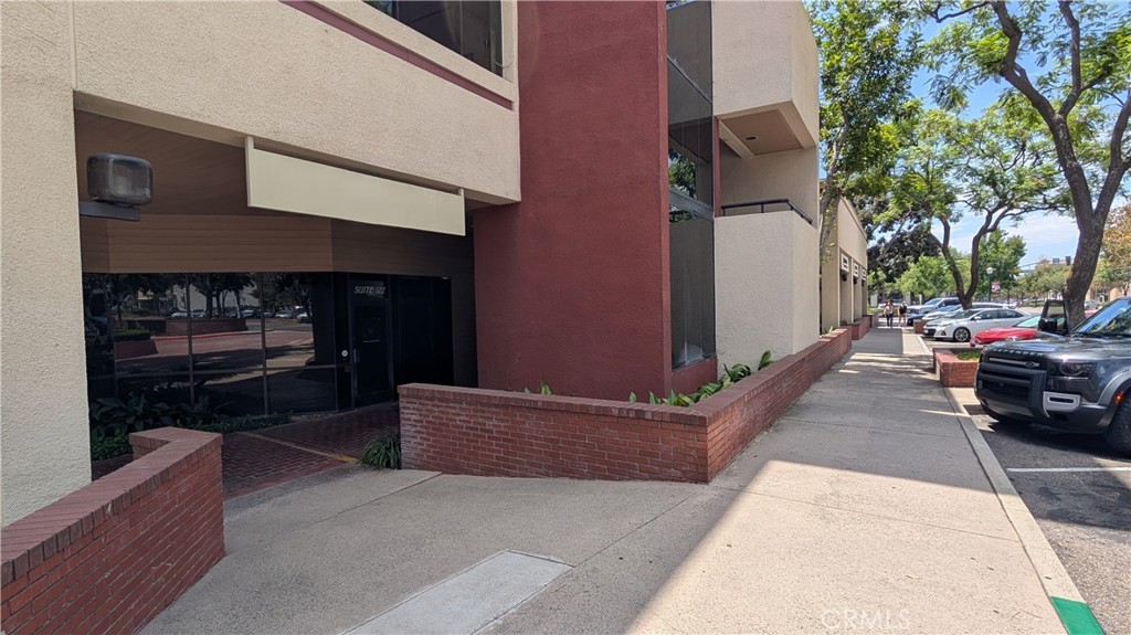 250 W 1st 122 — photo