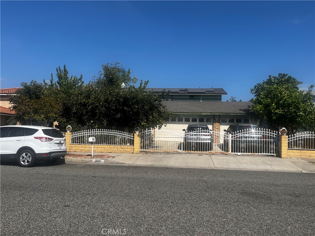 3655 Stichman — photo