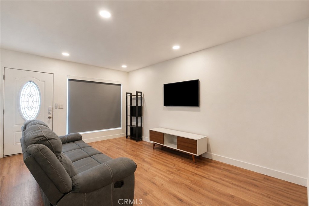 2900 Madison D22 — photo