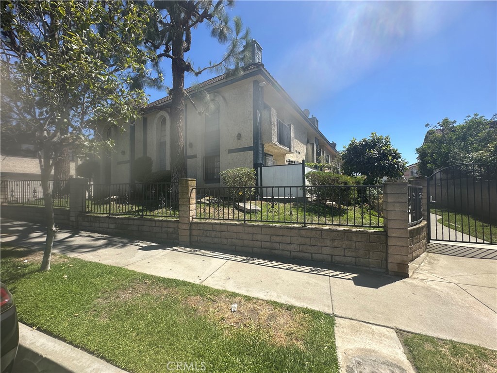 13420 Tracy Street 9 — photo