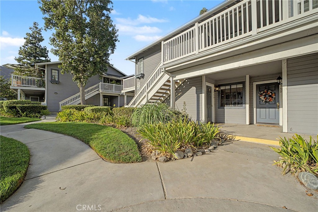 1754 Shady Oaks Court — photo