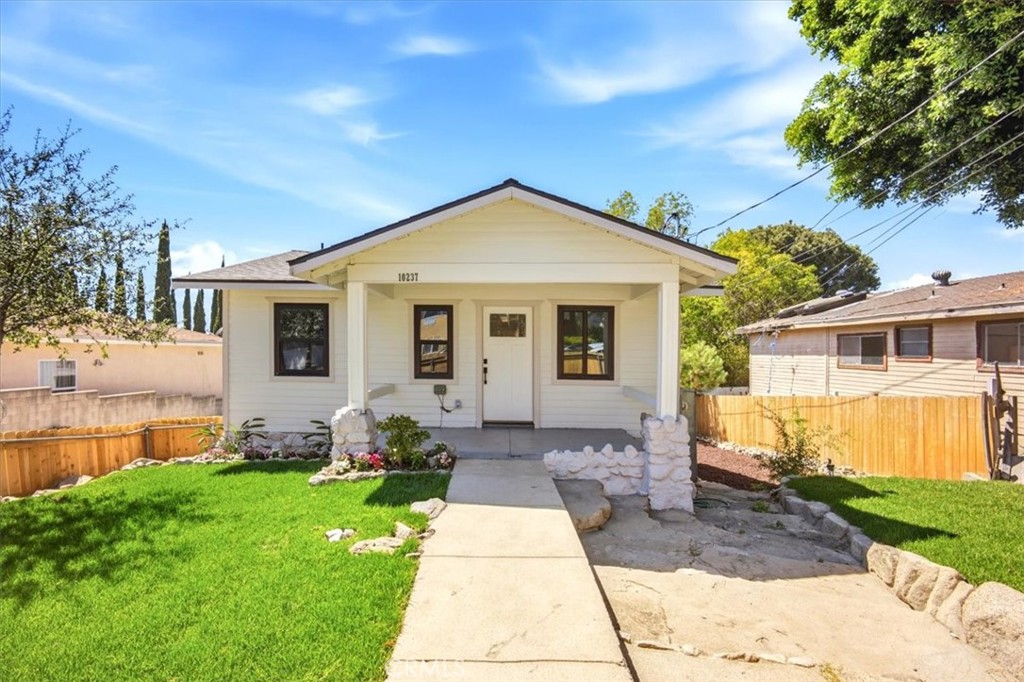 10237 Silverton — photo