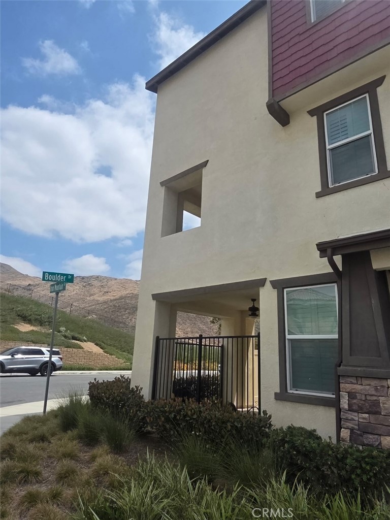 3891 Boulder — photo