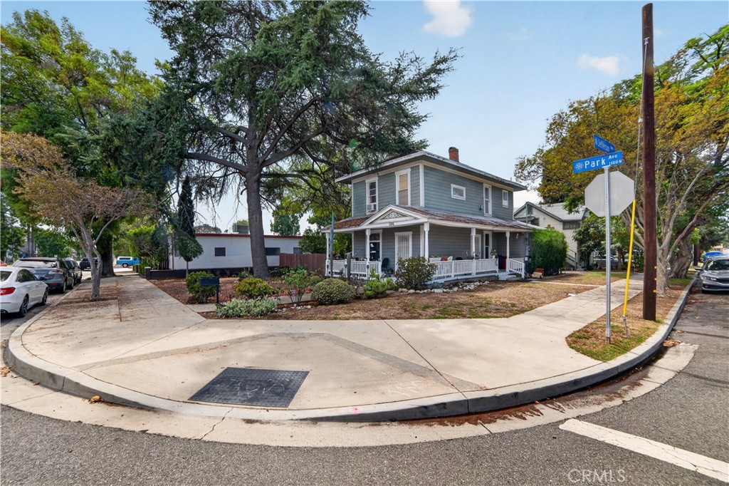 1195 N Park — photo