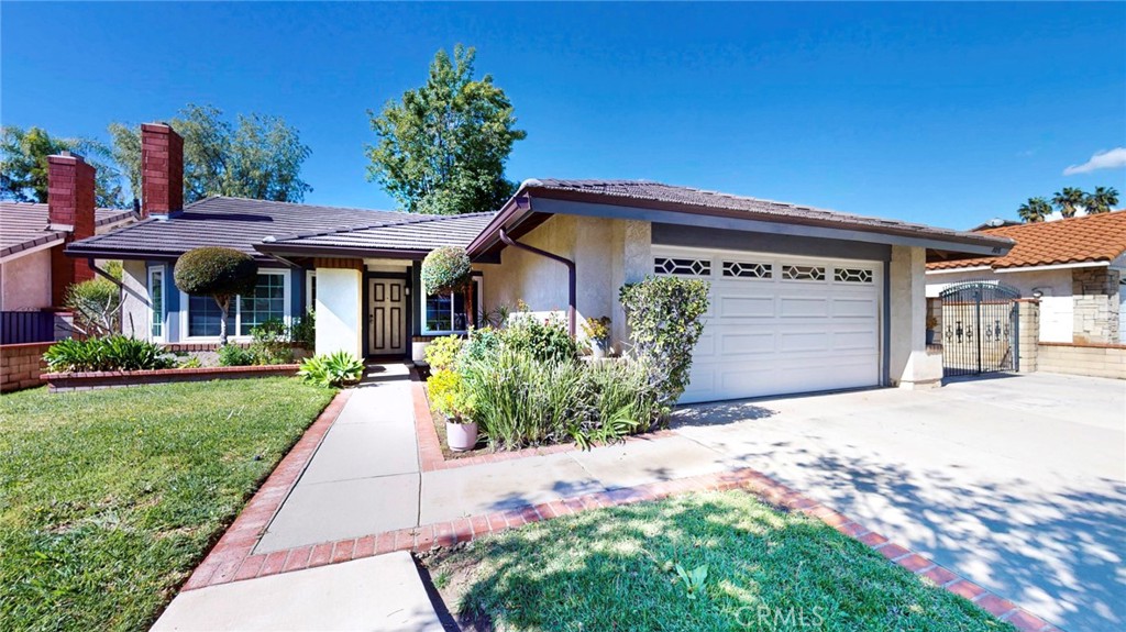 925 Heaton Moor Drive — photo