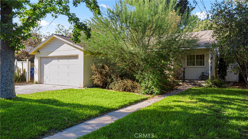 2736 W Court Street — photo