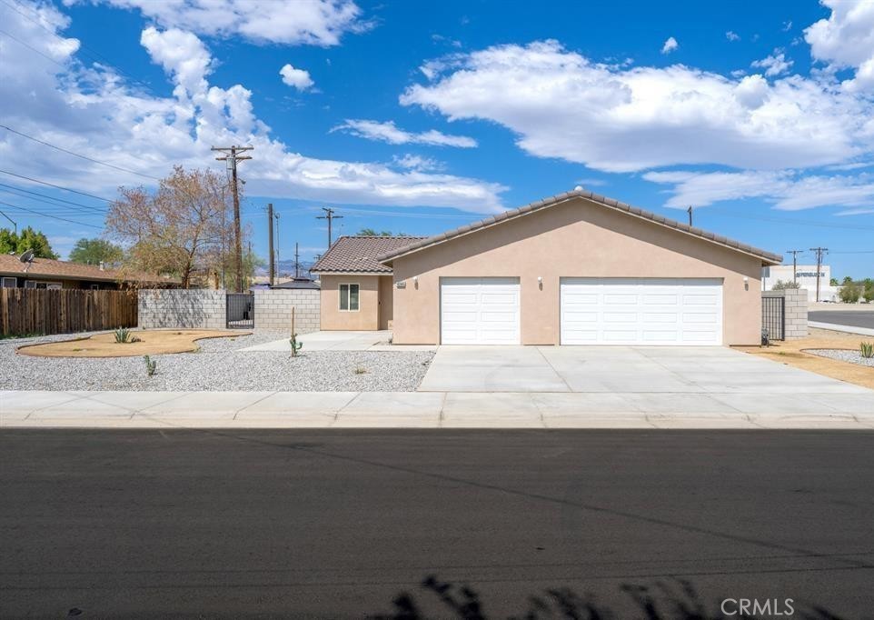 43645 Saguaro — photo