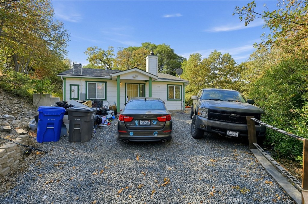 829 Hillside Drive — photo