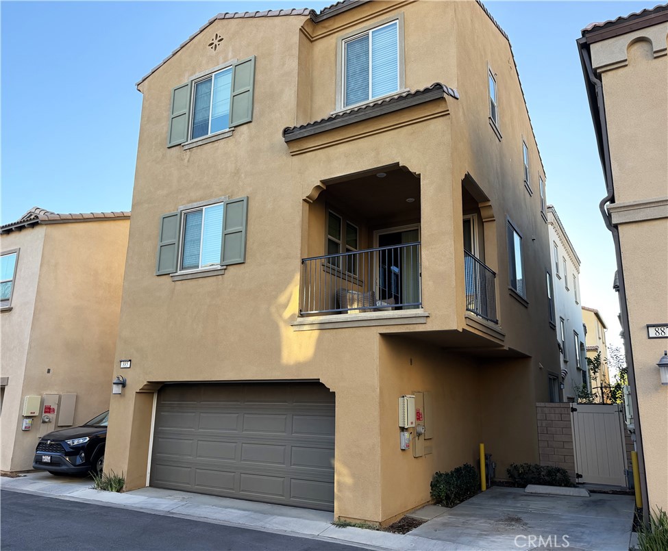 885 Pear Court — photo