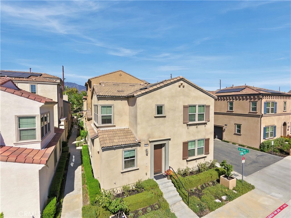 881 Pear Court — photo