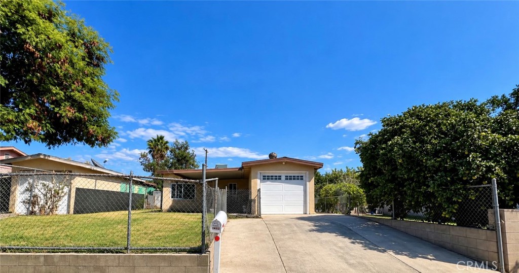1452 Holly Ave. — photo