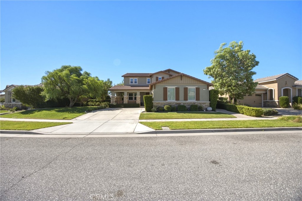 7448 Blythe — photo