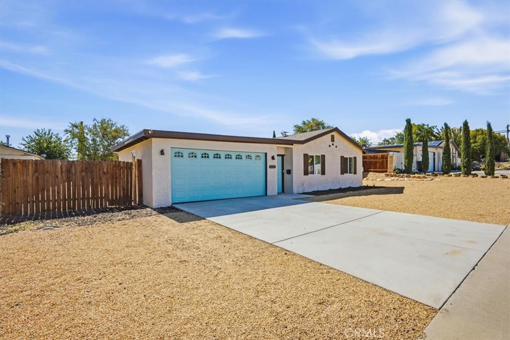 16523 Lariat — photo